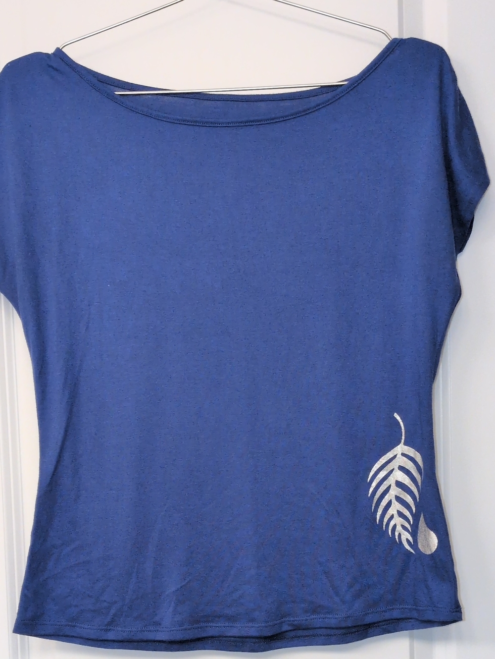 Women's Blue Short-Sleeve Melaleuca Top with Leaf Drop Size Small